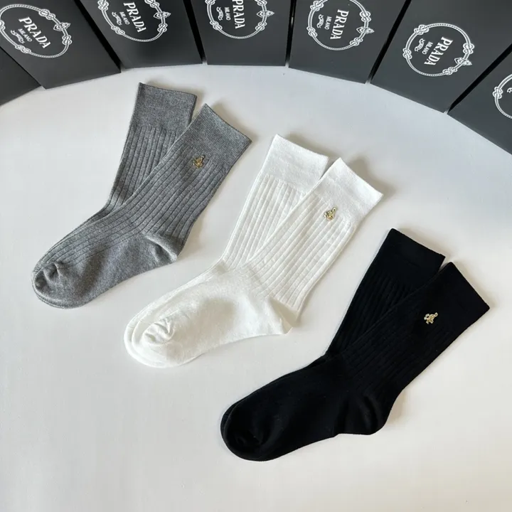 スーパーコピー プラダ 靴下