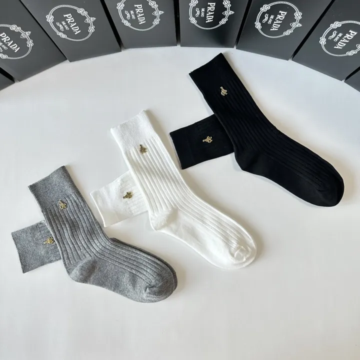 スーパーコピー プラダ 靴下