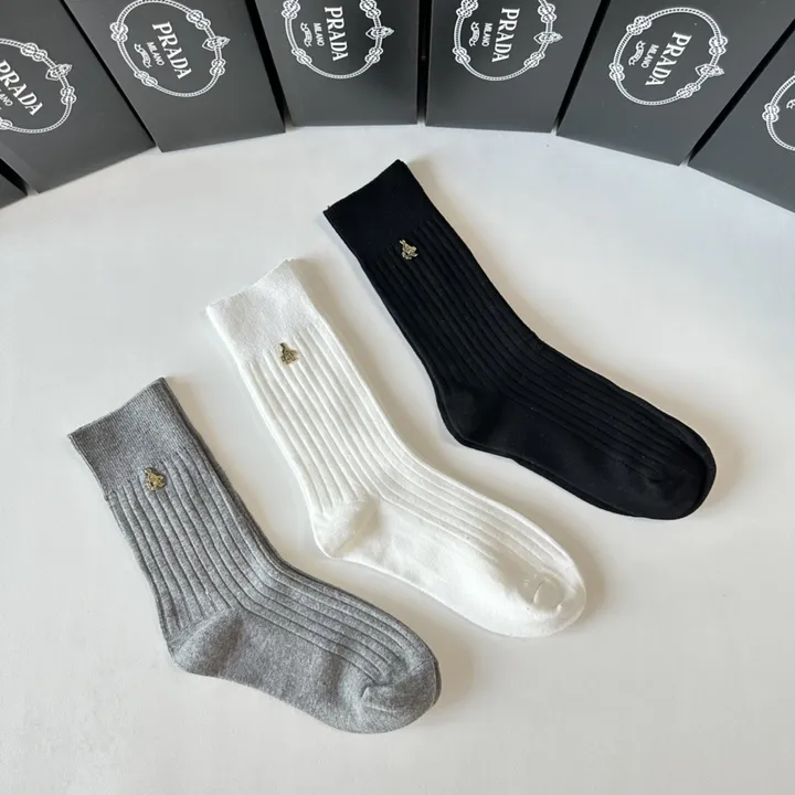 スーパーコピー プラダ 靴下