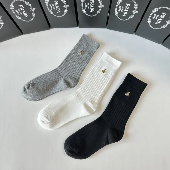 スーパーコピー プラダ 靴下