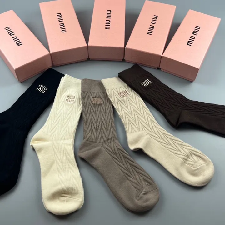 スーパーコピー ミュウミュウ 靴下