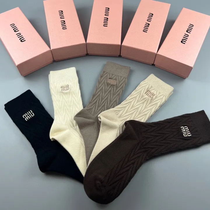 スーパーコピー ミュウミュウ 靴下