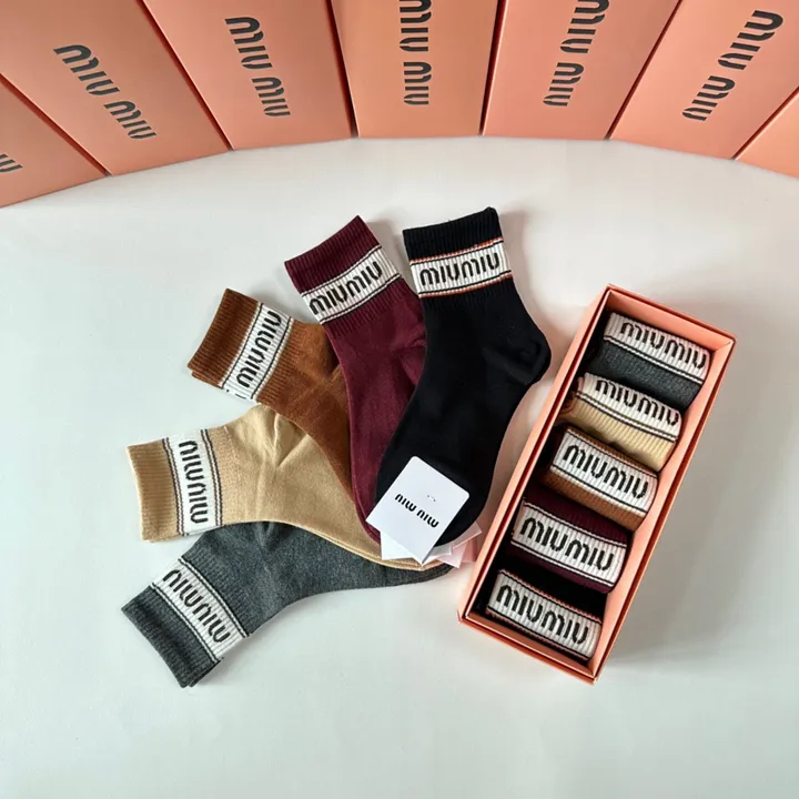 スーパーコピー ミュウミュウ 靴下