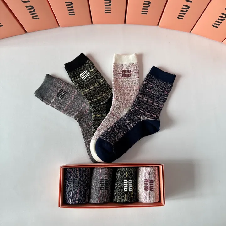 スーパーコピー ミュウミュウ 靴下