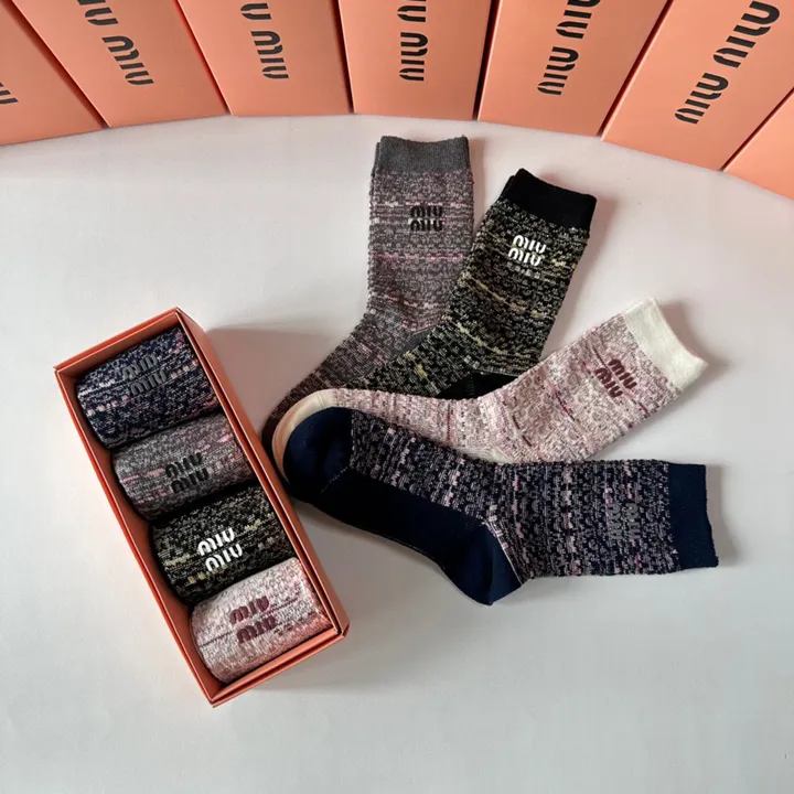 スーパーコピー ミュウミュウ 靴下