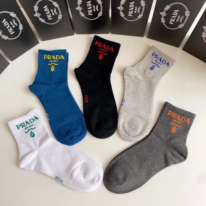 スーパーコピー プラダ 靴下