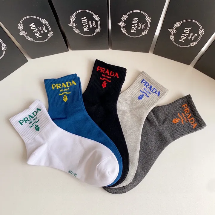 スーパーコピー プラダ 靴下