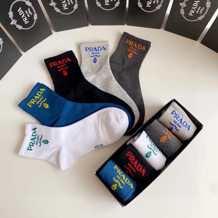 スーパーコピー プラダ 靴下