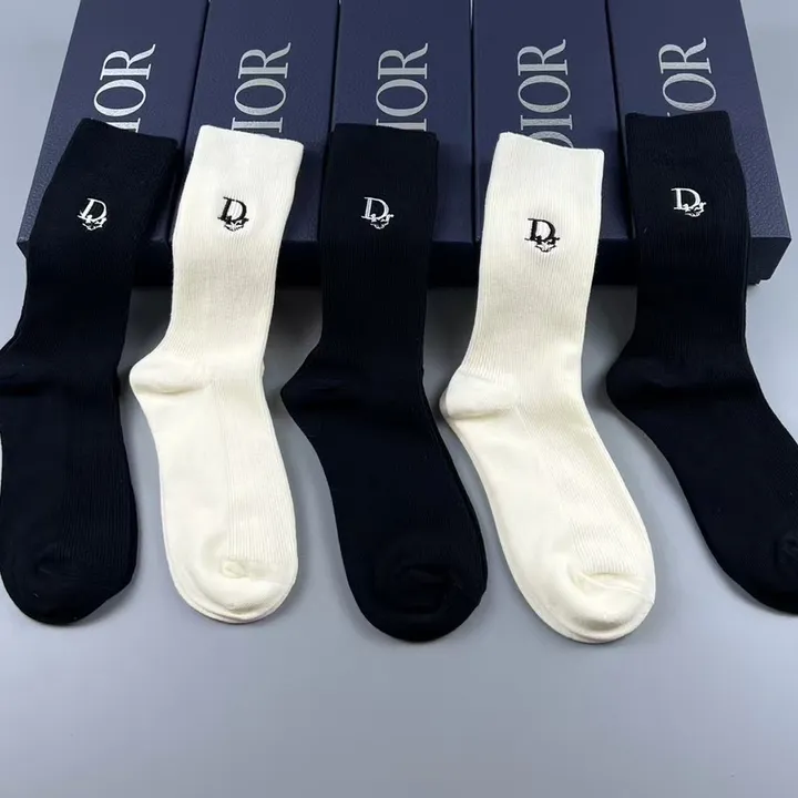 スーパーコピー ディオール 靴下