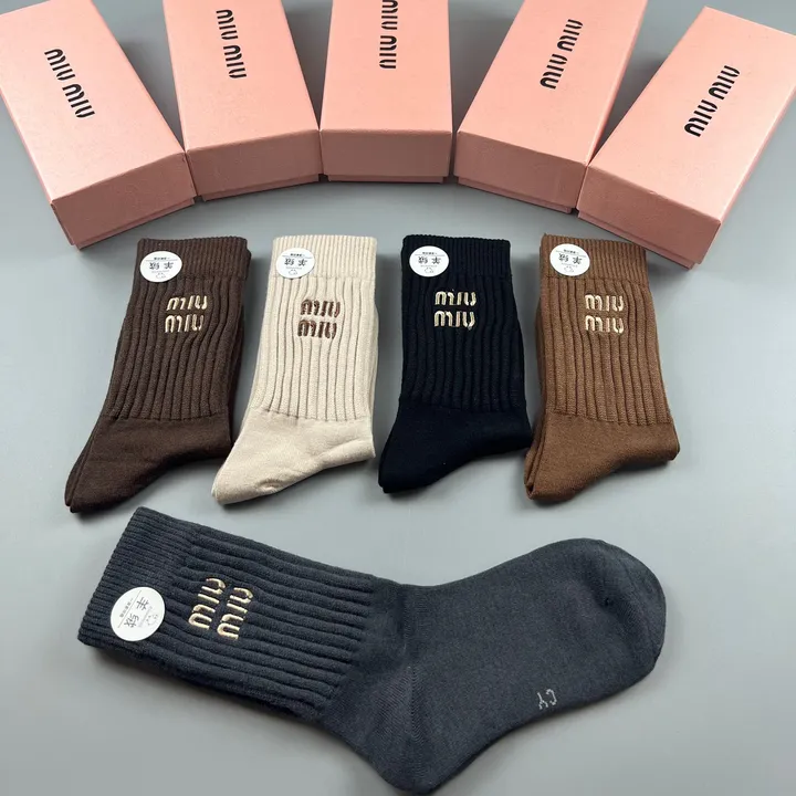 スーパーコピー ミュウミュウ 靴下