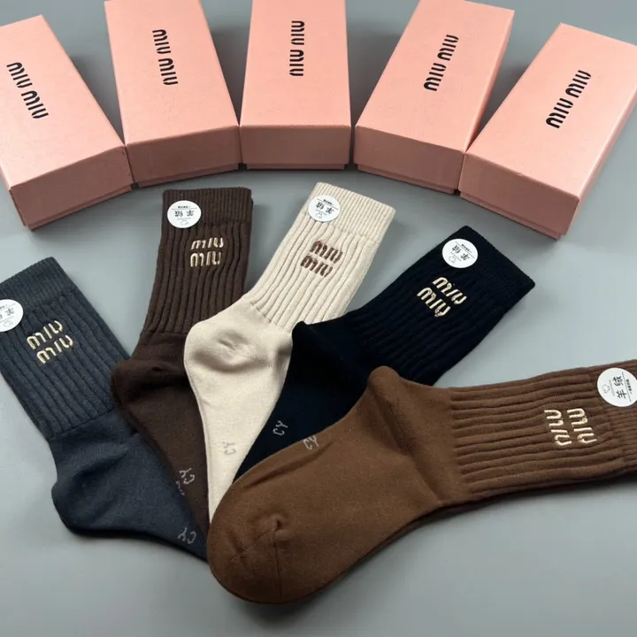 スーパーコピー ミュウミュウ 靴下