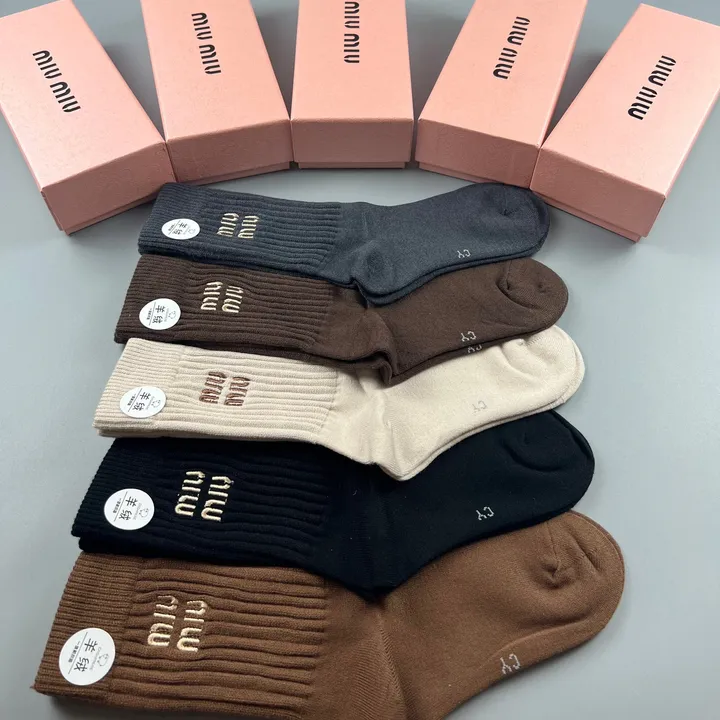 スーパーコピー ミュウミュウ 靴下