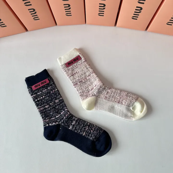 スーパーコピー ミュウミュウ 靴下
