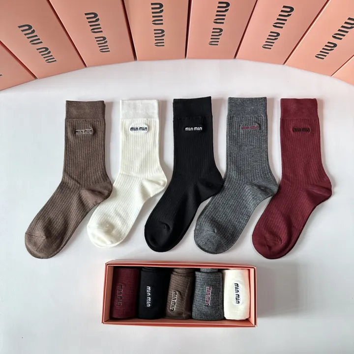 スーパーコピー ミュウミュウ 靴下