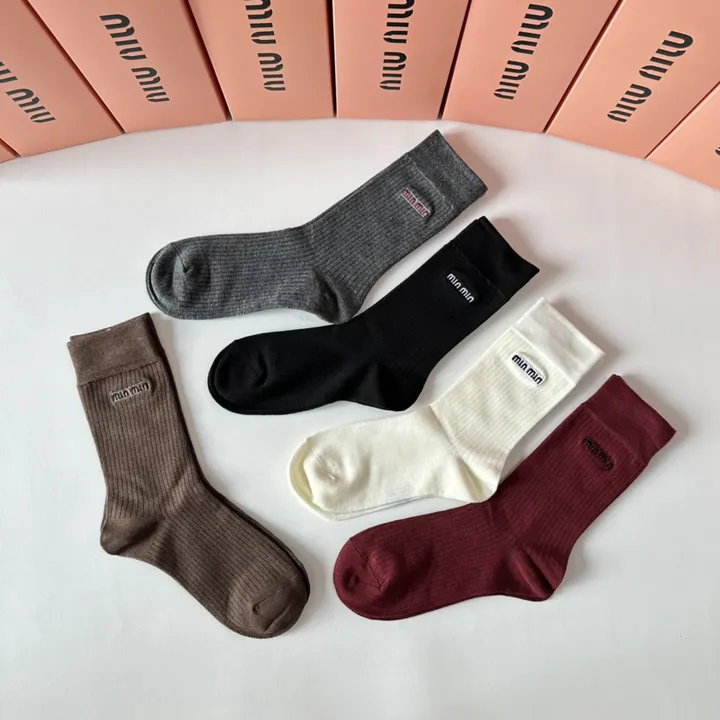 スーパーコピー ミュウミュウ 靴下