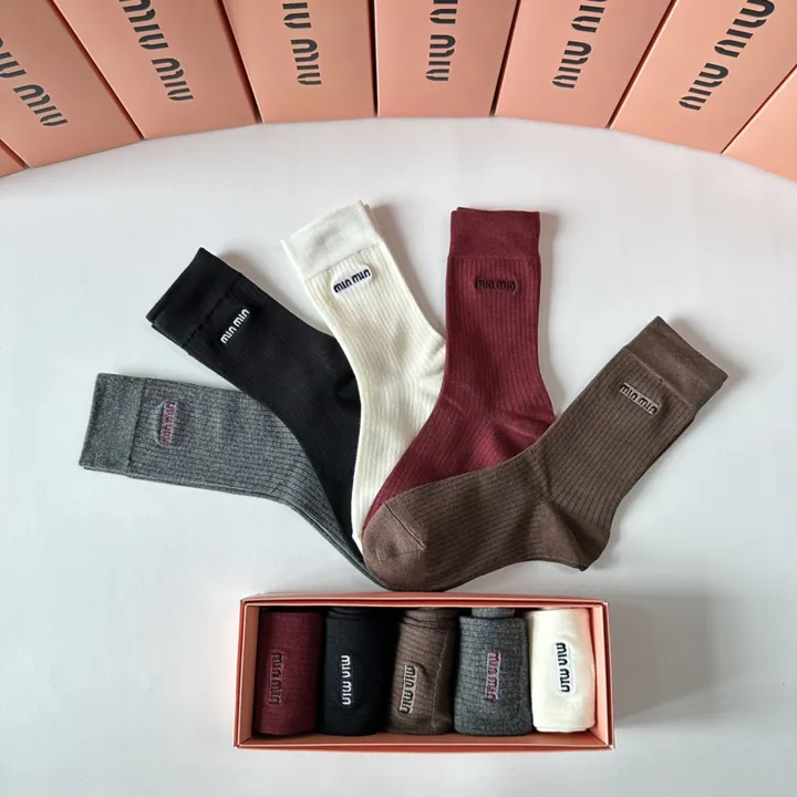 スーパーコピー ミュウミュウ 靴下