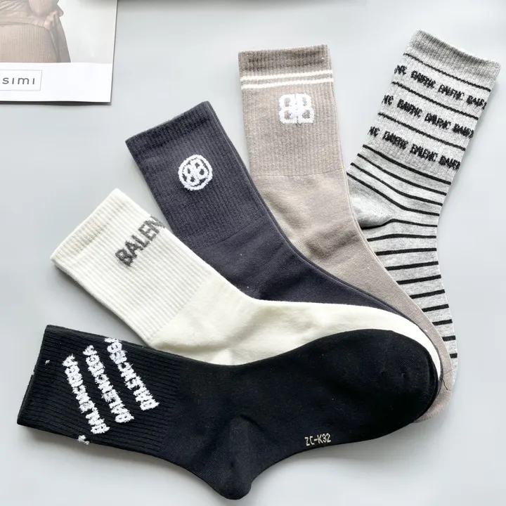 スーパーコピー バレンシアガ 靴下