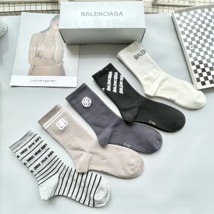 スーパーコピー バレンシアガ 靴下