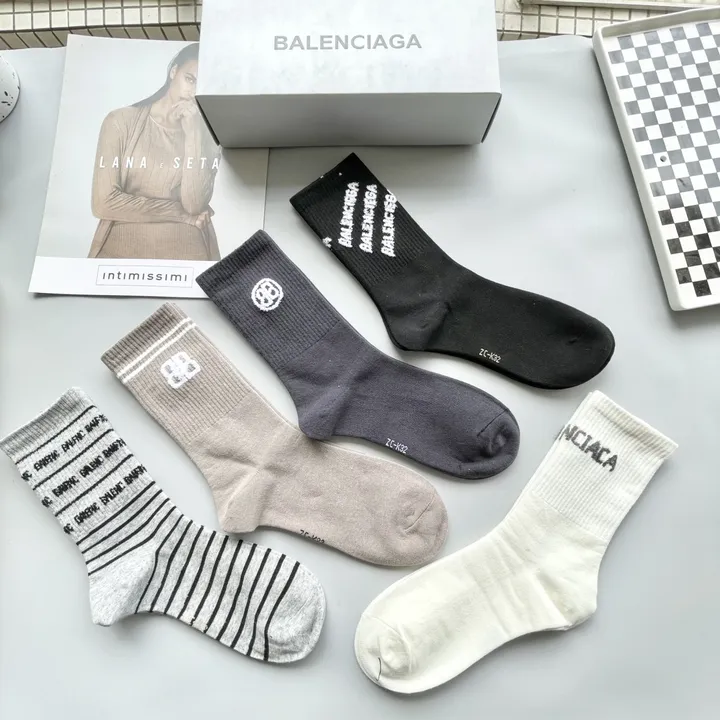 スーパーコピー バレンシアガ 靴下