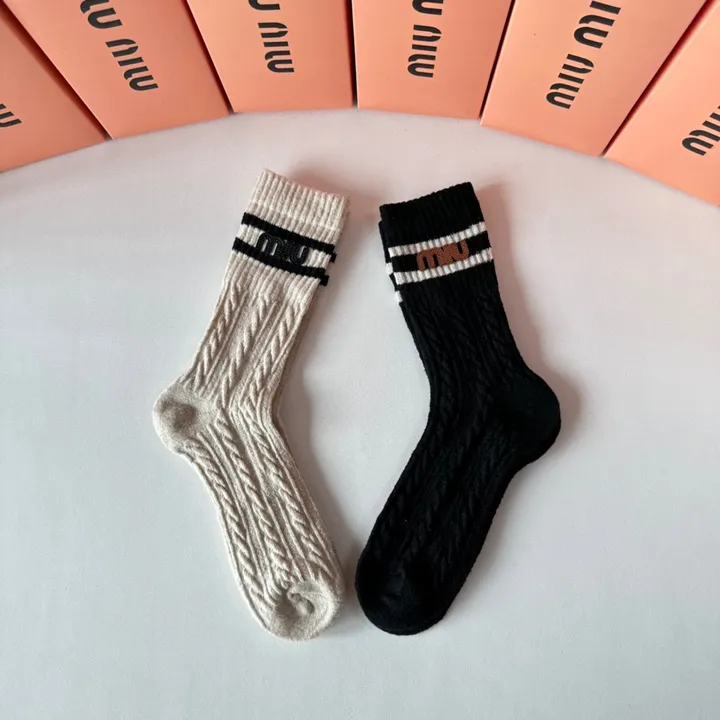 スーパーコピー ミュウミュウ 靴下