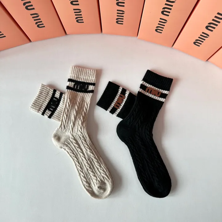 スーパーコピー ミュウミュウ 靴下