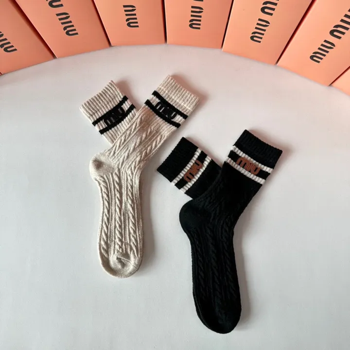 スーパーコピー ミュウミュウ 靴下