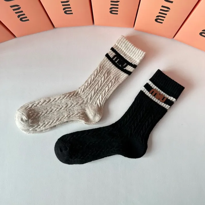 スーパーコピー ミュウミュウ 靴下