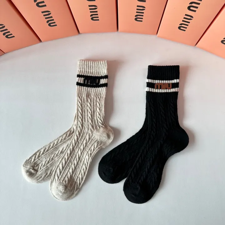 スーパーコピー ミュウミュウ 靴下