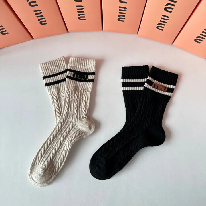 スーパーコピー ミュウミュウ 靴下