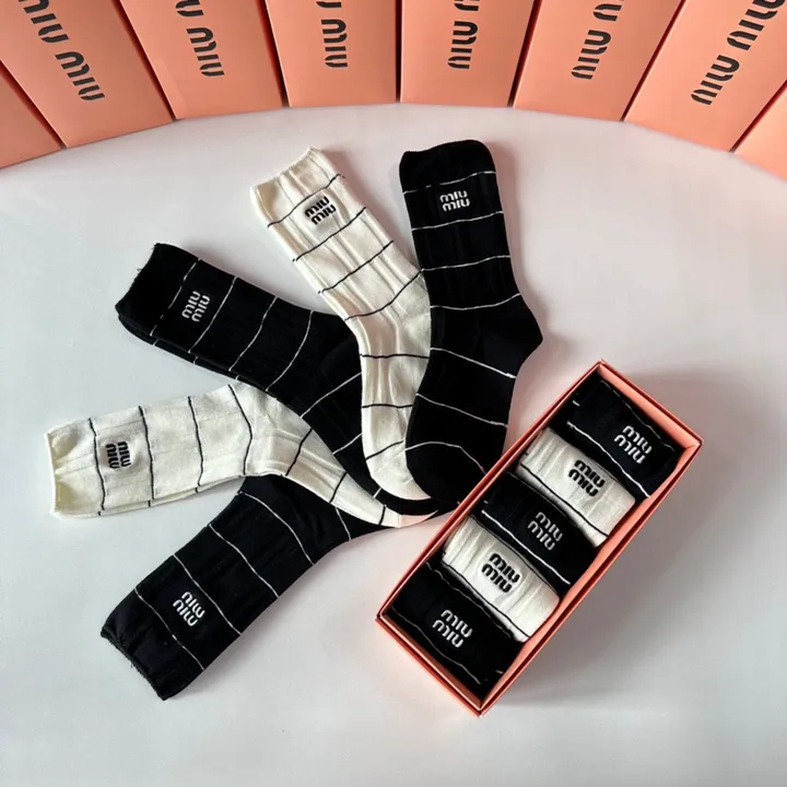 スーパーコピー ミュウミュウ 靴下