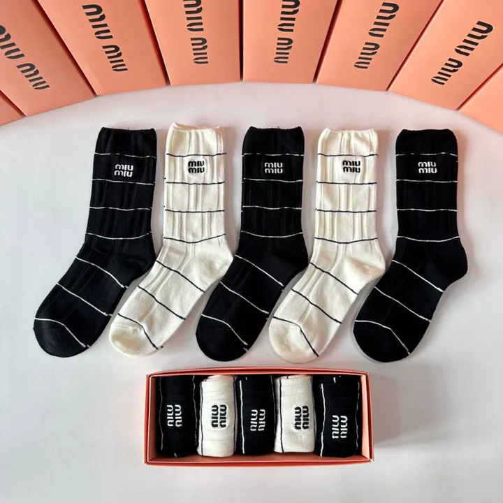 スーパーコピー ミュウミュウ 靴下