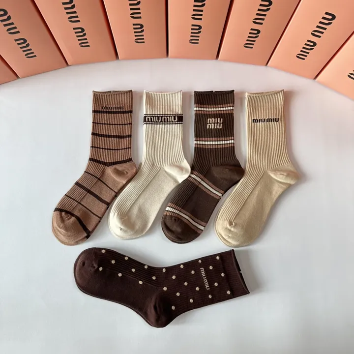 スーパーコピー ミュウミュウ 靴下