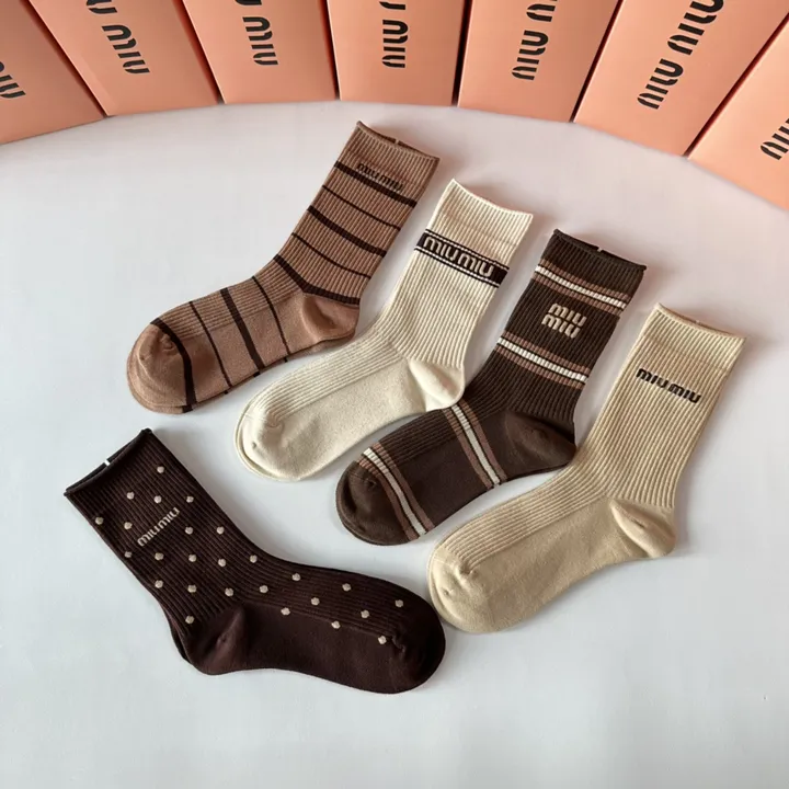 スーパーコピー ミュウミュウ 靴下