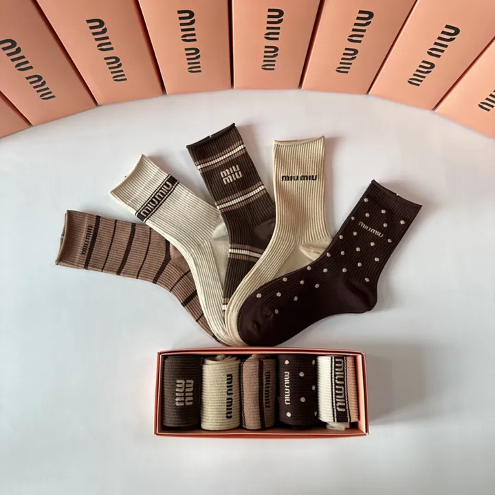 スーパーコピー ミュウミュウ 靴下
