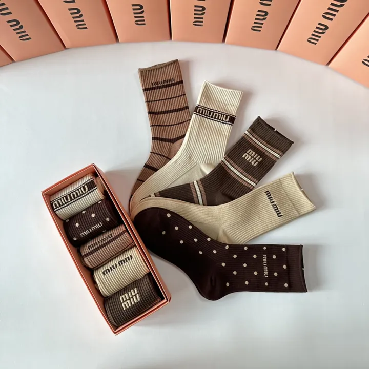 スーパーコピー ミュウミュウ 靴下