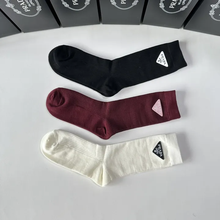 スーパーコピー プラダ 靴下