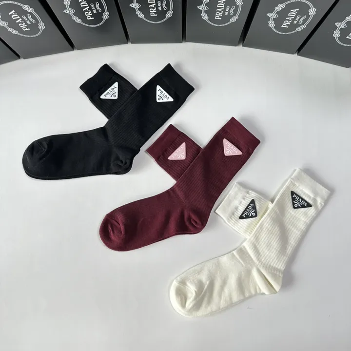 スーパーコピー プラダ 靴下