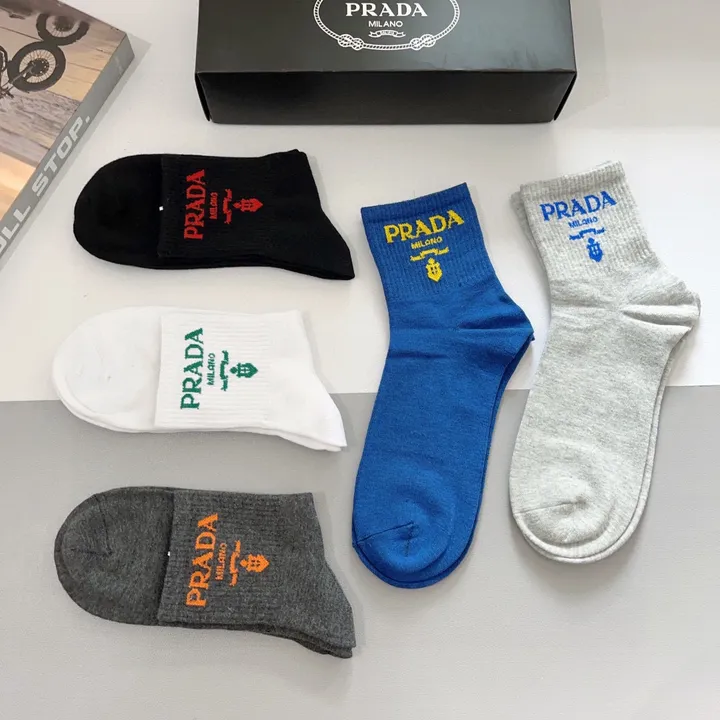 スーパーコピー プラダ 靴下