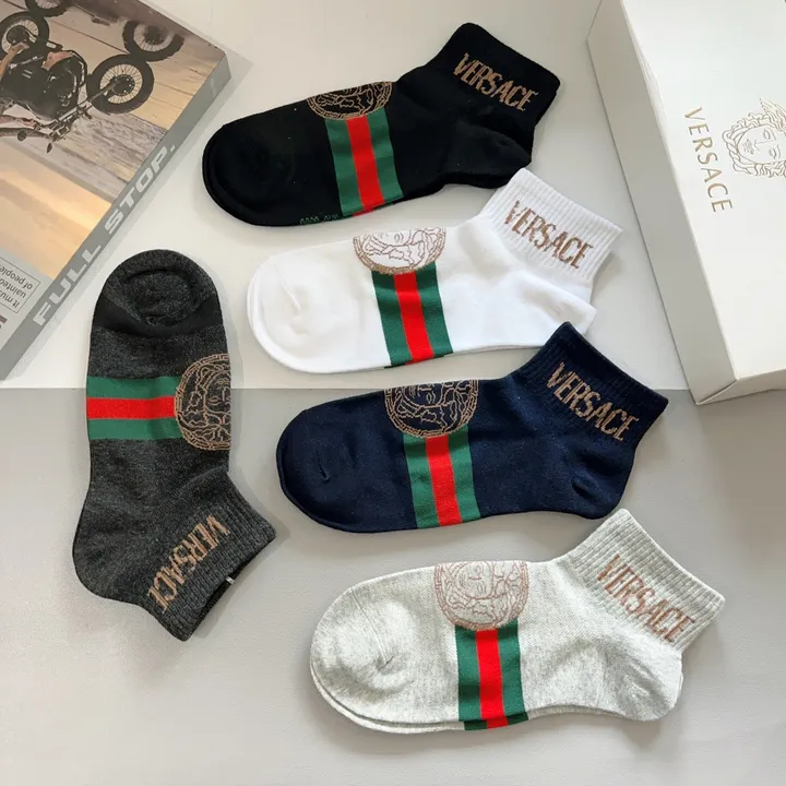 スーパーコピー ヴェルサーチ 靴下