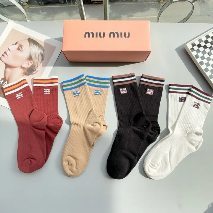スーパーコピー ミュウミュウ 靴下