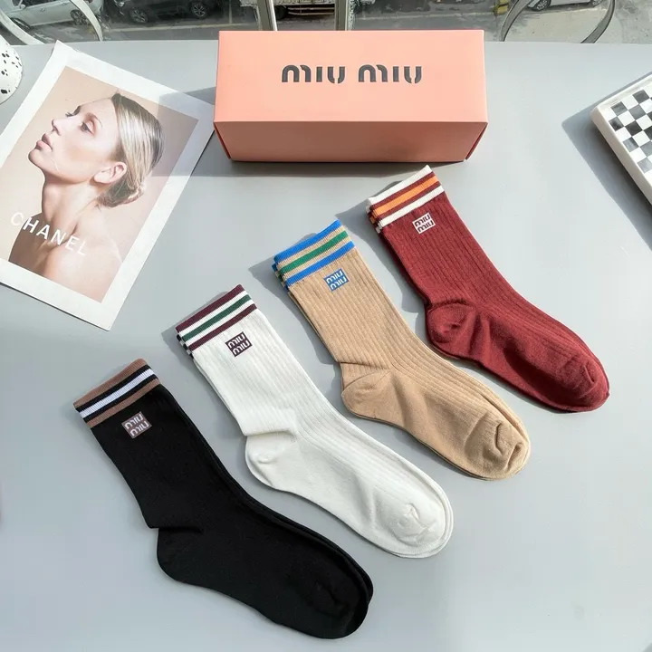 スーパーコピー ミュウミュウ 靴下