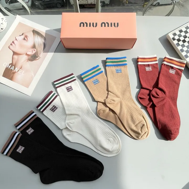 スーパーコピー ミュウミュウ 靴下