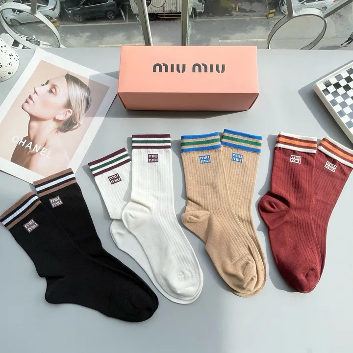 スーパーコピー ミュウミュウ 靴下