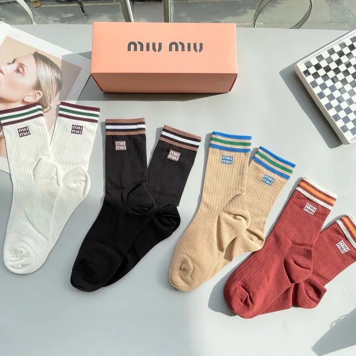 スーパーコピー ミュウミュウ 靴下