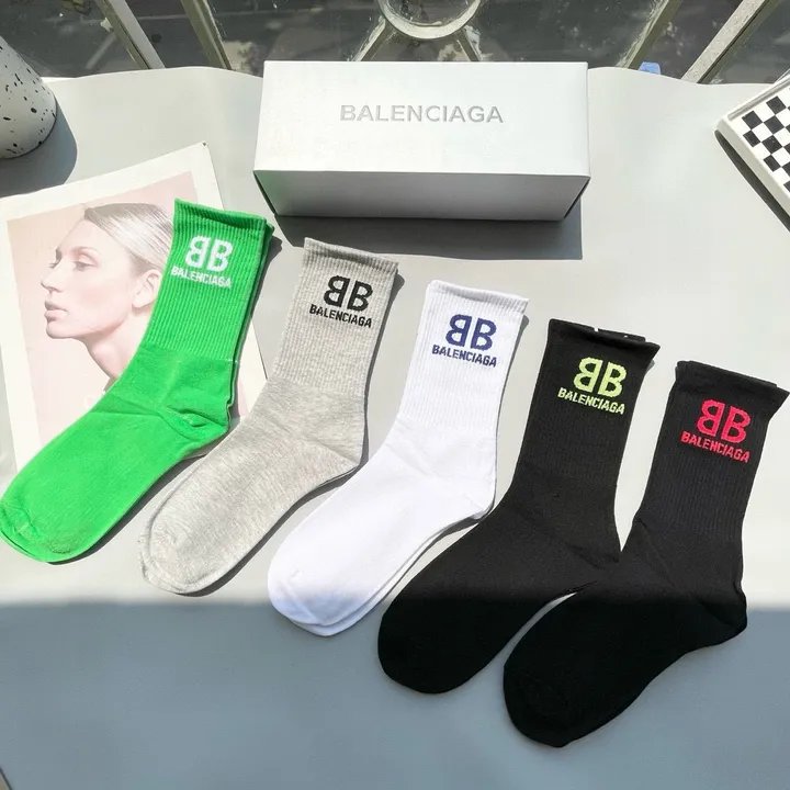スーパーコピー バレンシアガ 靴下