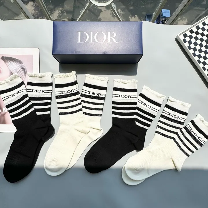 スーパーコピー ディオール 靴下