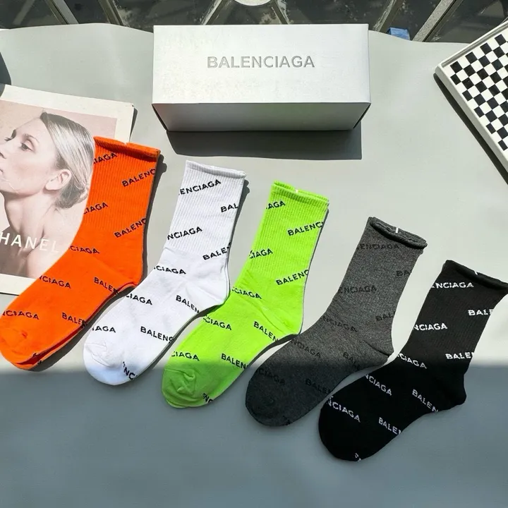 スーパーコピー バレンシアガ 靴下
