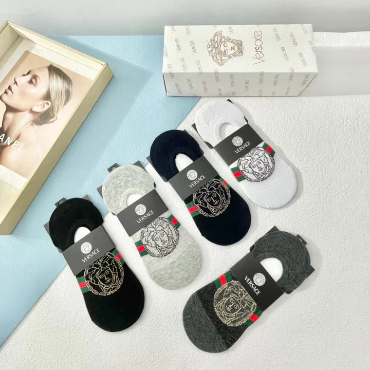 スーパーコピー ヴェルサーチ 靴下