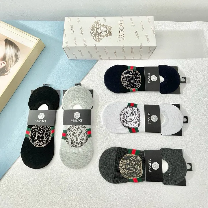 スーパーコピー ヴェルサーチ 靴下