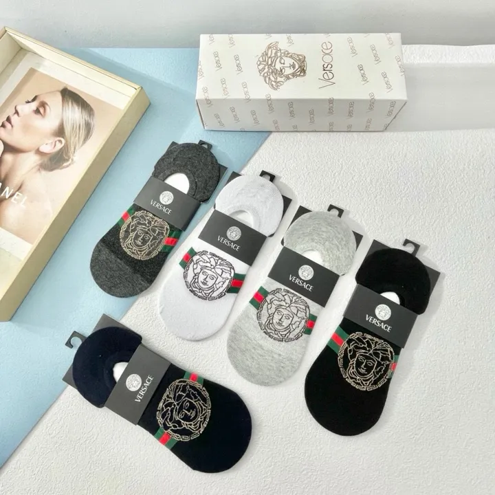 スーパーコピー ヴェルサーチ 靴下
